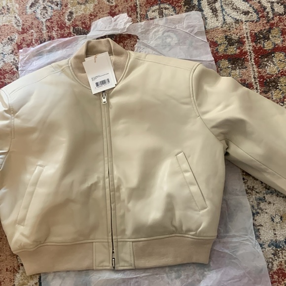 The Frankie Shop Micky cropped bomber jacket NWT - Picture 6 of 6
